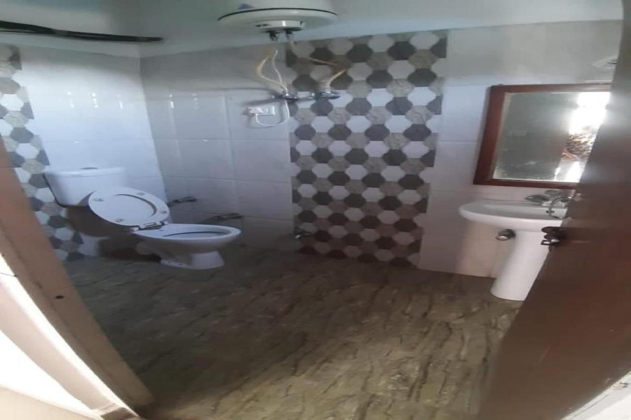 Oyo 81211 Hotel Janta カトラ エクステリア 写真